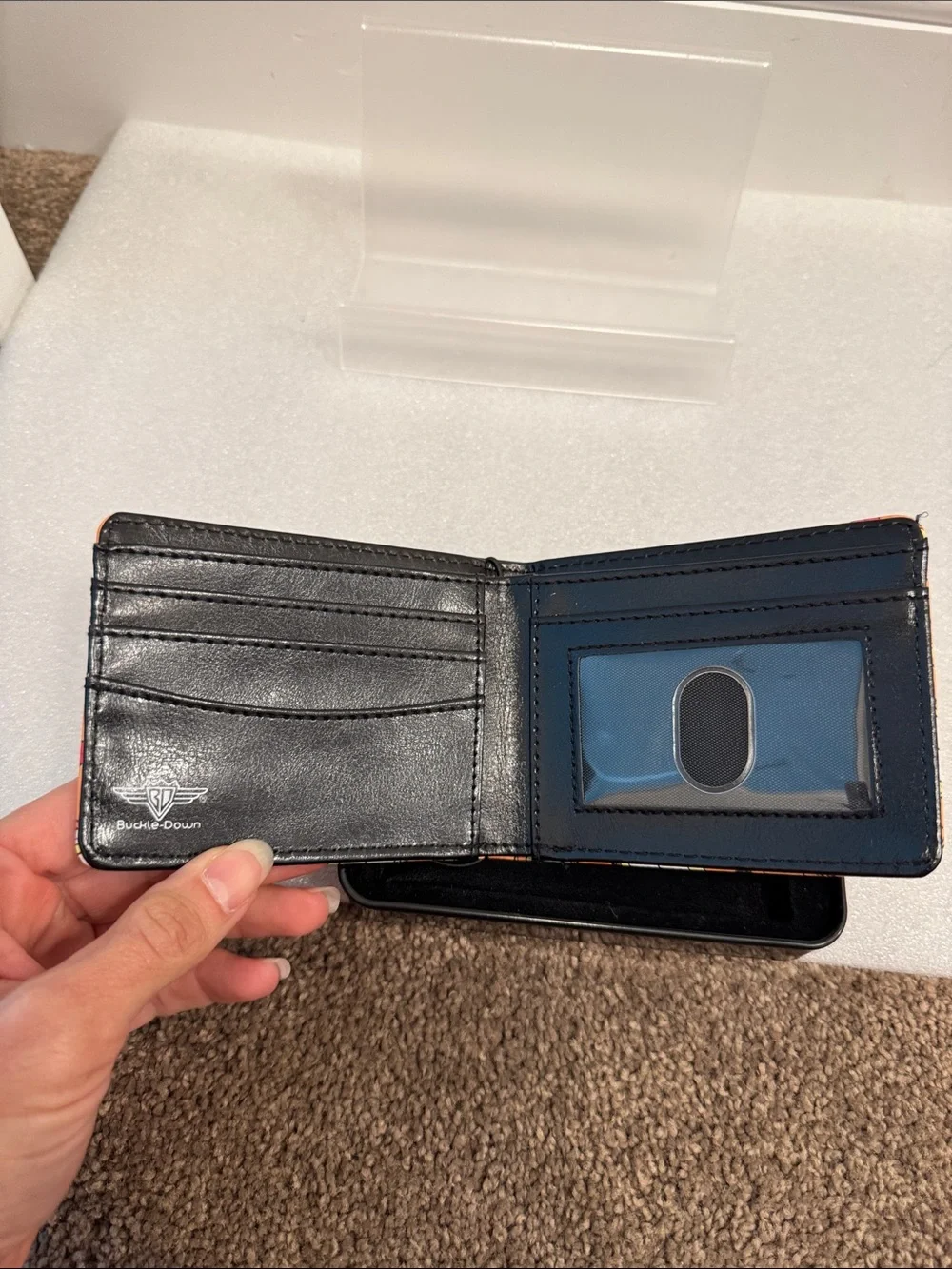 Buckle down Garfield men’s bifold wallet in tin